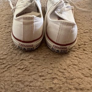 White converse low tops great for summer spring